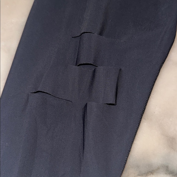 ALO Ripped Warrior Leggings - Black - Picture 4 of 6